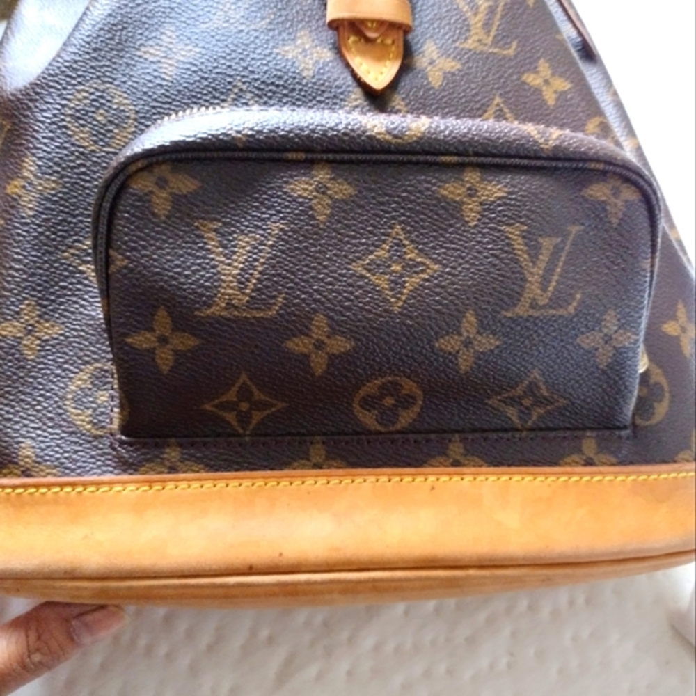 Auth. Louis Vuitton Montsouris MM Rucksack - Picture 8 of 17